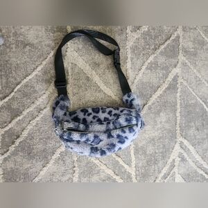 Faux Fur Leopard Print Fanny Pack - Gray/black